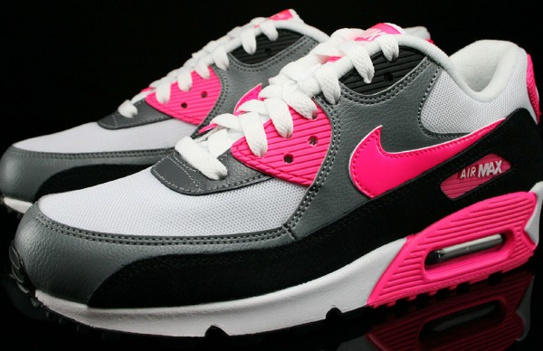 hot pink and white nike air max