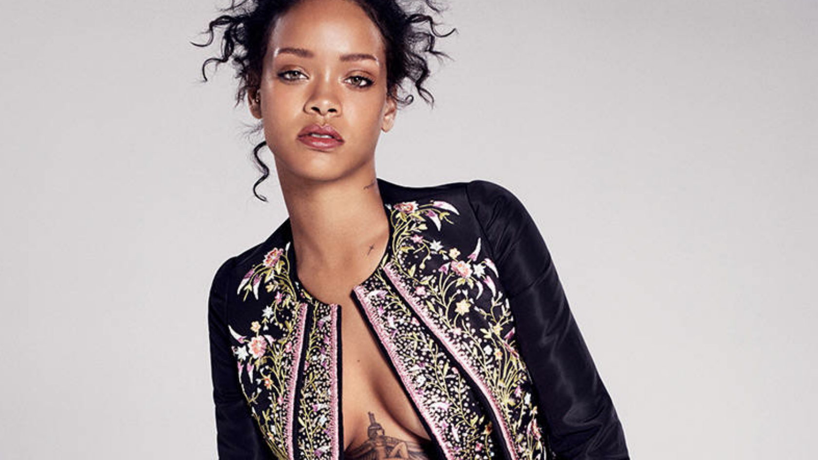 Rihanna S Risque Cover Shoot For Elle Magazine