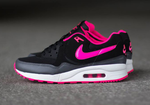 black pink and blue nike air max