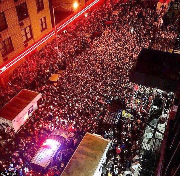 34F6D45300000578-3628329-Chaos_erupted_outside_Kanye_s_secret_New_York_concert_after_thou-a-28_1465253023761