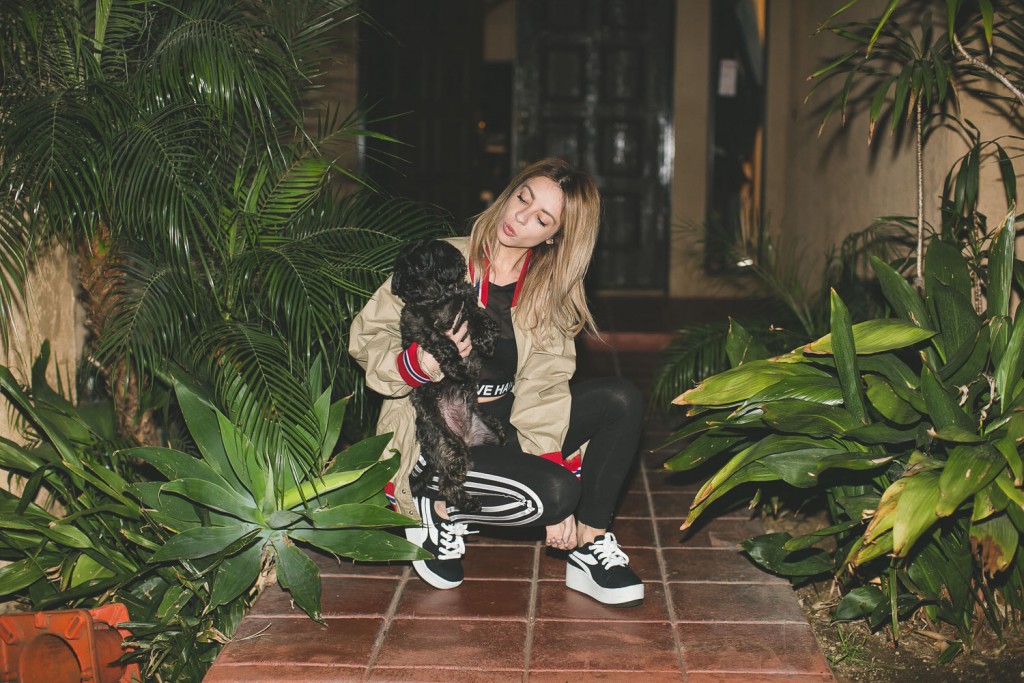 alison-at-home-with-her-beloved-dog-molly-in-march-2016