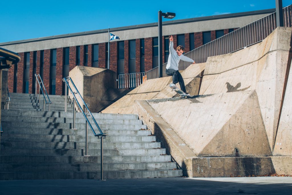 Jonathan Twombly-Frontside Tailslide to Drop