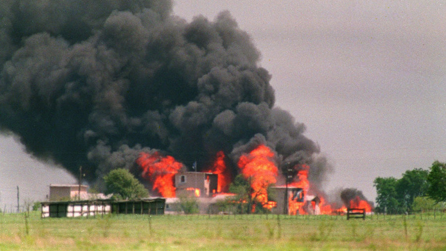 waco_fire_wide-9203577b23bd582c55a3ac54d95e03ced5cd9573-s900-c85