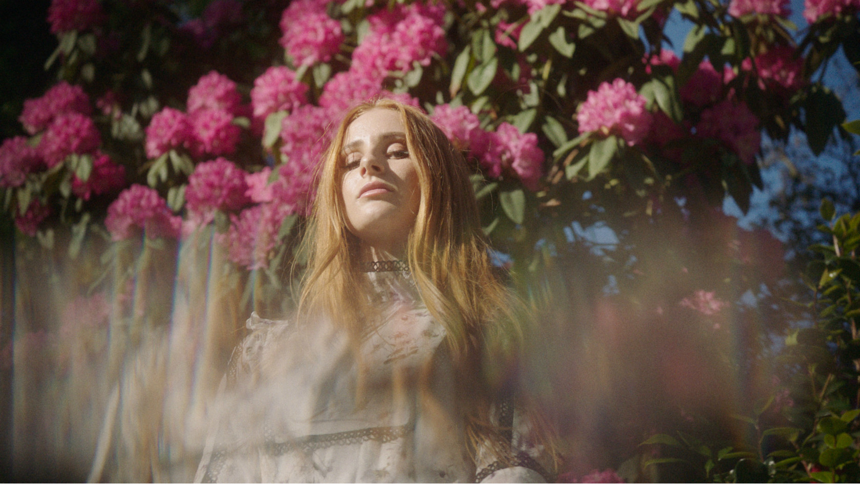 Vera Blue Drops New Video For ‘All The Pretty Girls’ | lifewithoutandy