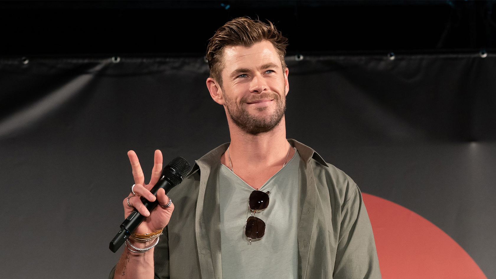 Local Legend Chris Hemsworth Set To Star In New Netflix film