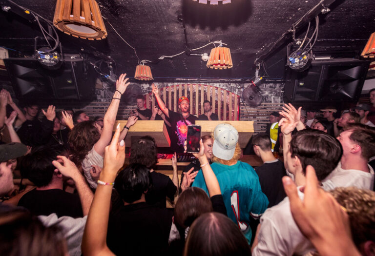 gallery-what-so-not-packed-out-club-77-for-a-surprise-drum-bass-set-last-night-lifewithoutandy