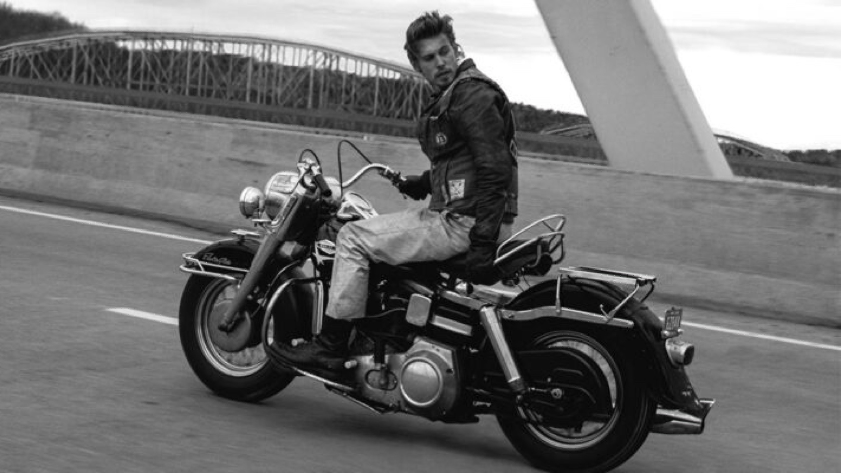 Austin Butler & Tom Hardy Play The Ultimate Father-Son Bikie Duo In ...